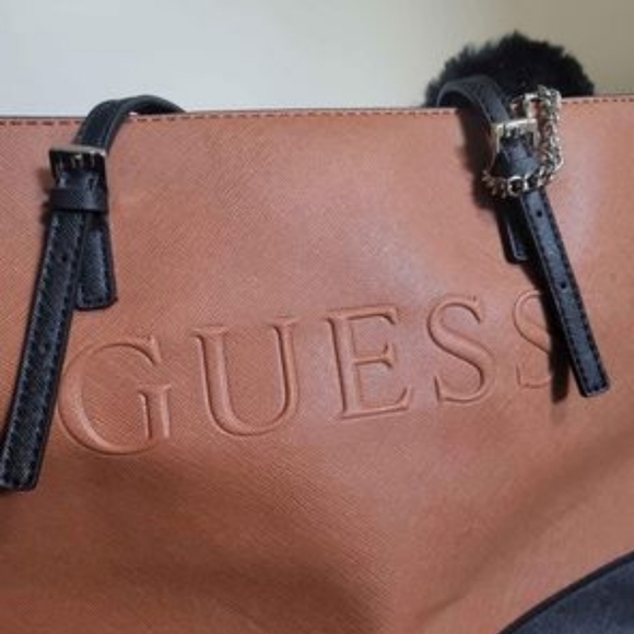Guess Tote Purse - Picture 8 of 9